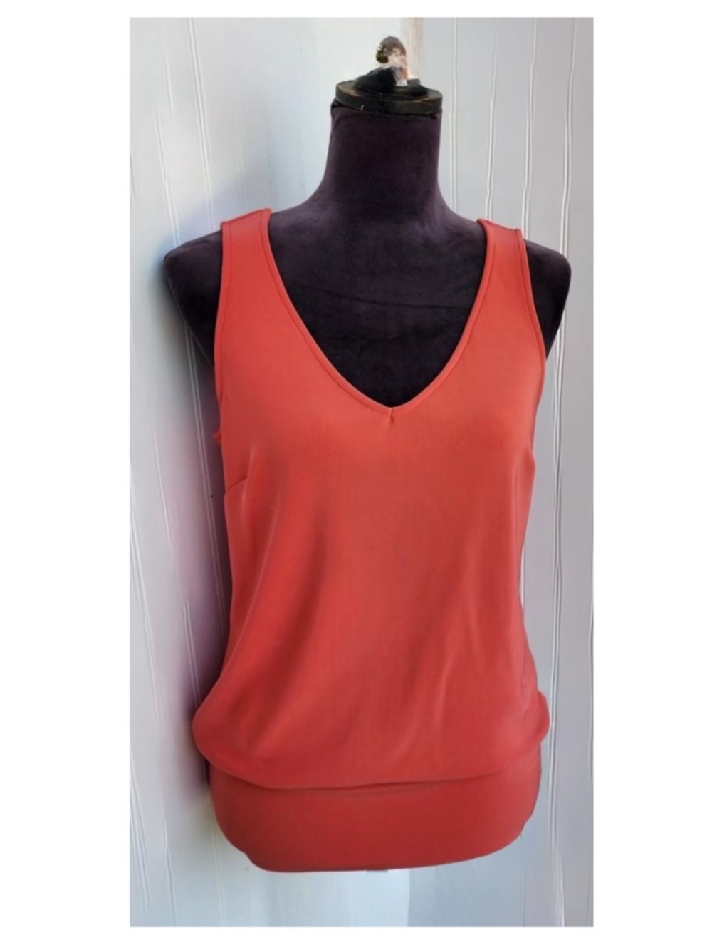 Boston Proper size XL V-Neck Sleeveless Tank in Coral Peach Orange